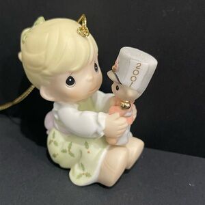 Precious Moments Christmas Ornament 2001